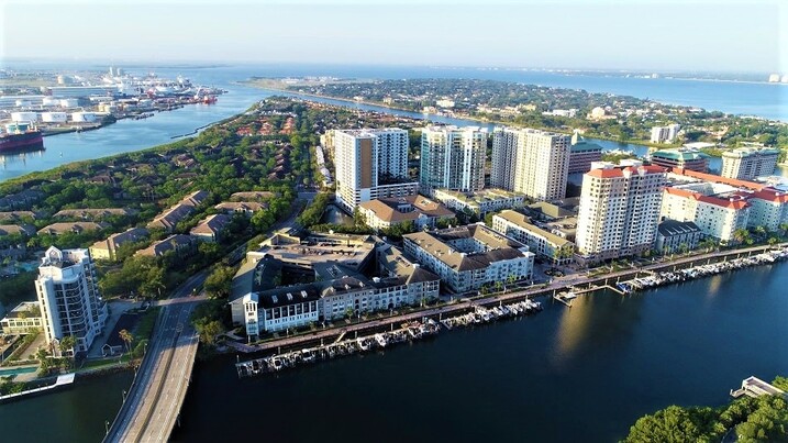 Aerial view of a gated community in Tampa with accessible navigation menu